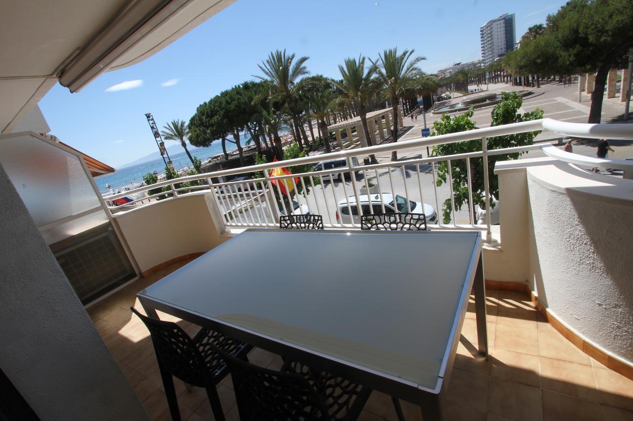 For A Stay Santillana Plaza Salou Esterno foto